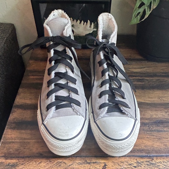Platform Converse Hightop shoes - Picture 2 of 7